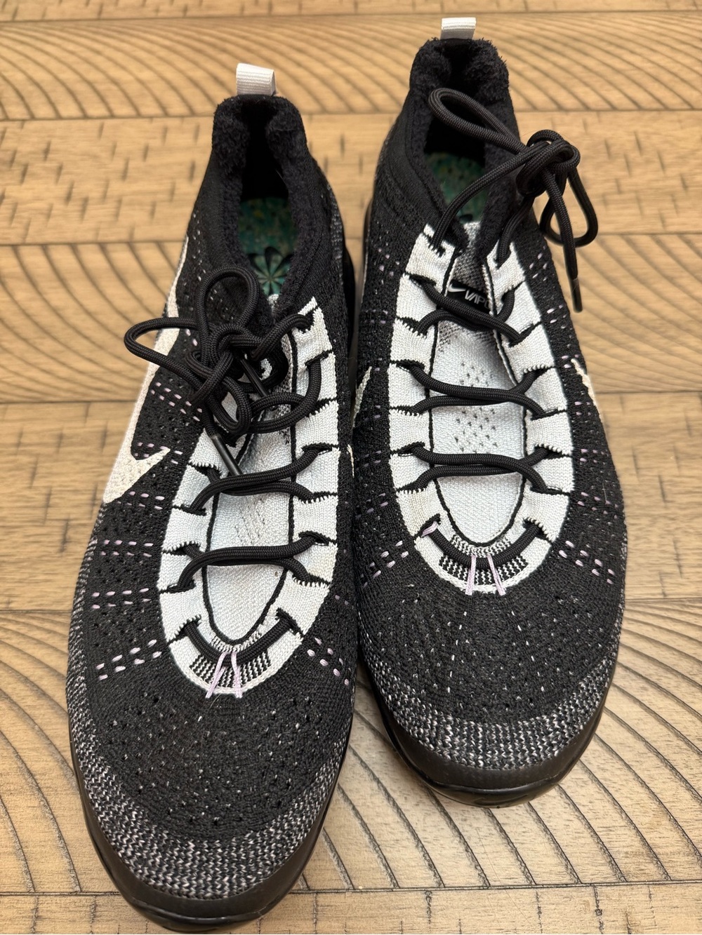 Nike VaporMax Men’s Black and White Flyknit Lace-Up Sneakers Like New Sz 10